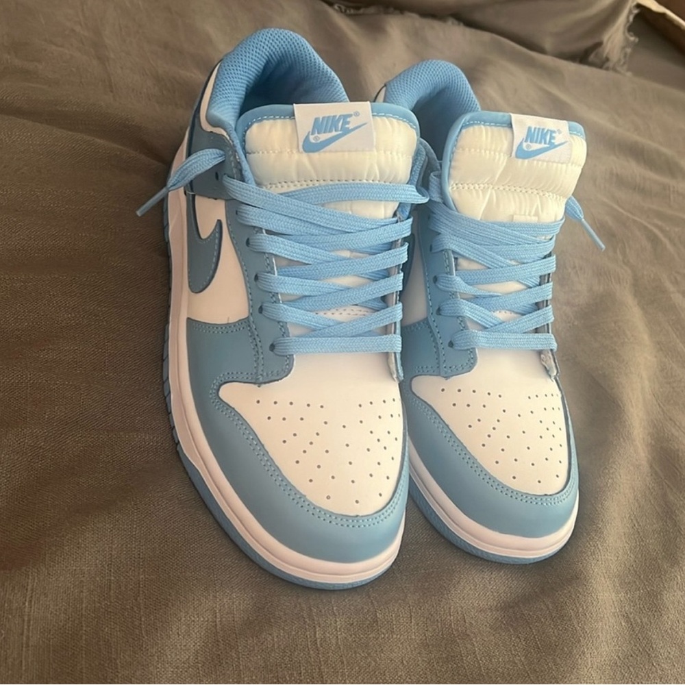 UNC dunks 8.5 barely worn